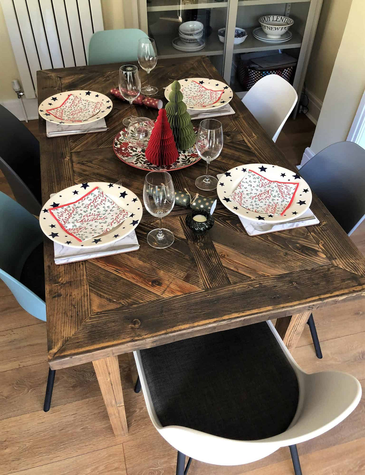 Square Pattern Dining Table | THE GURTEN