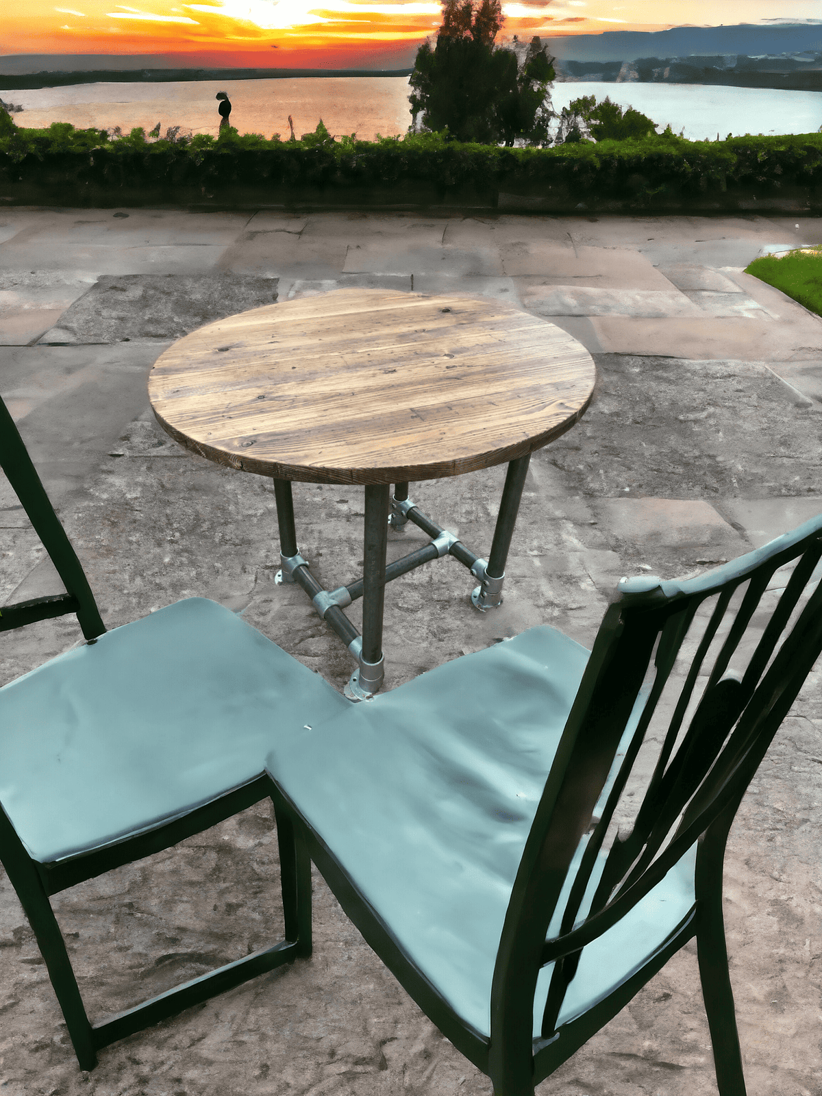 Reclaimed Wooden Round Table | THE GOUDA