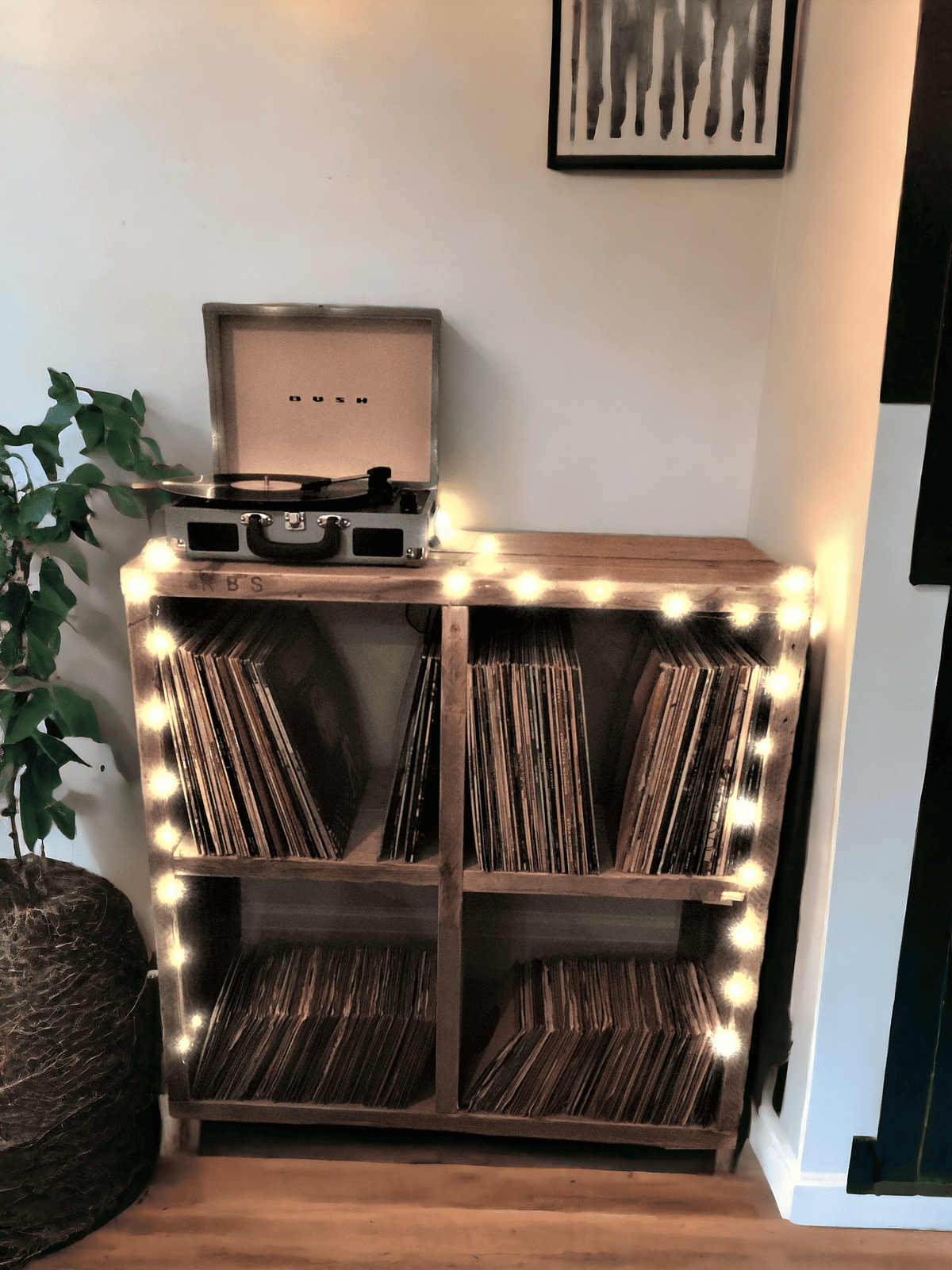 Reclaimed Wood Vinyl Unit | THE HANNOVER
