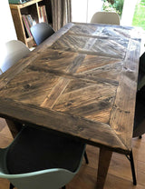 Square Pattern Dining Table | THE GURTEN
