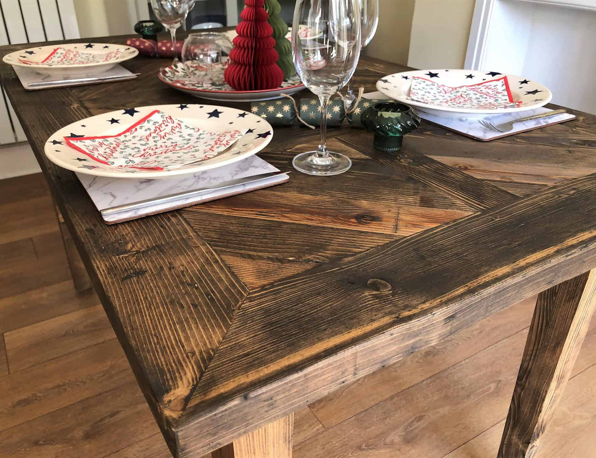 Square Pattern Dining Table | THE GURTEN