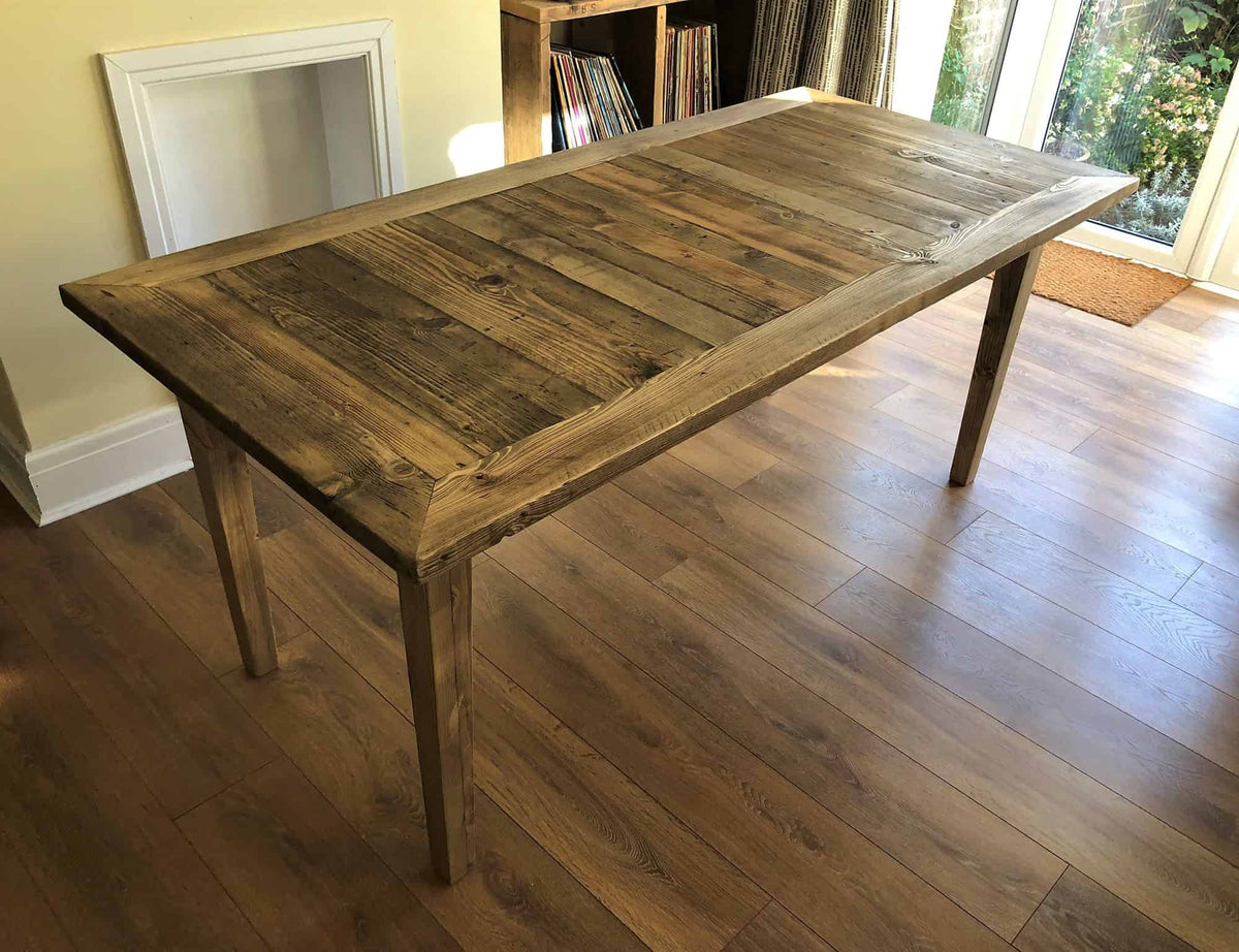 Simple Pattern Dining Table | THE WINDSOR