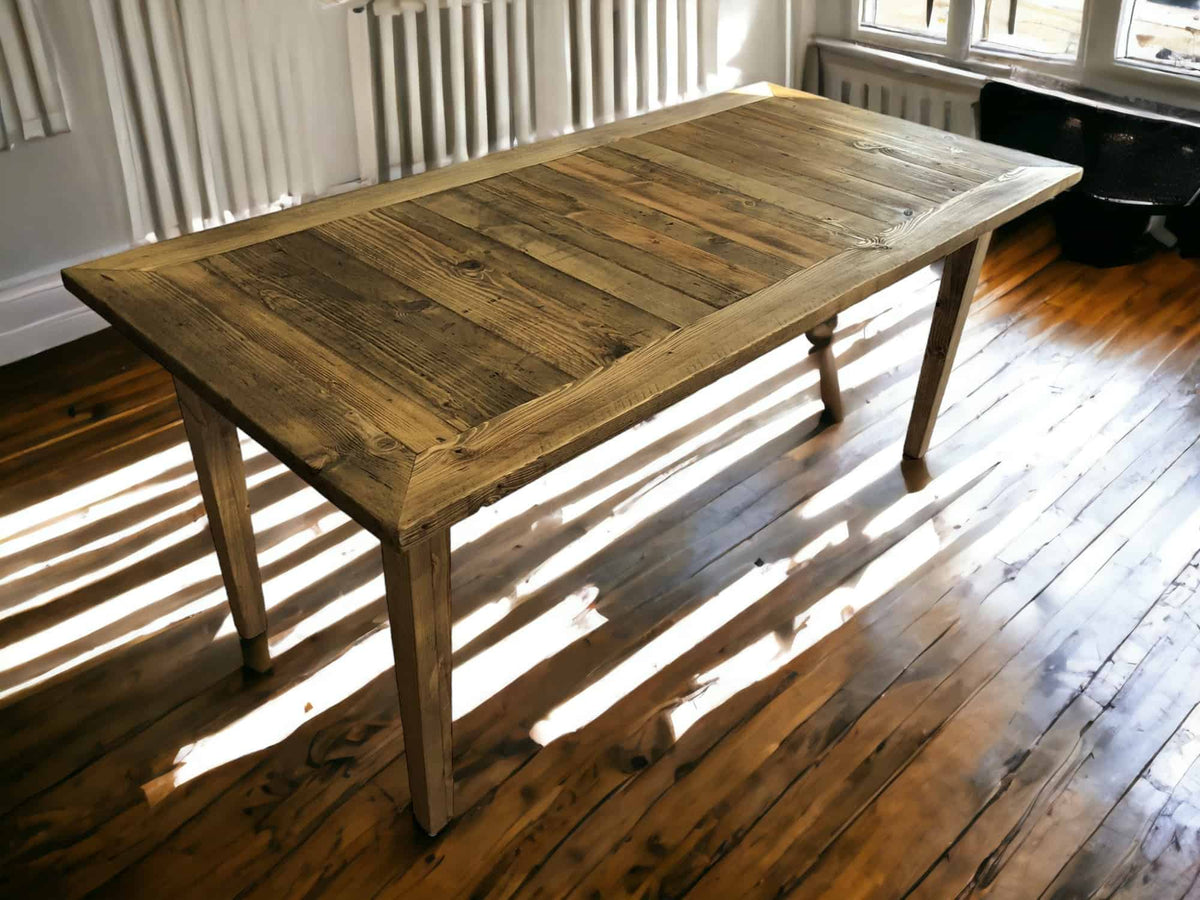 Simple Pattern Dining Table | THE WINDSOR