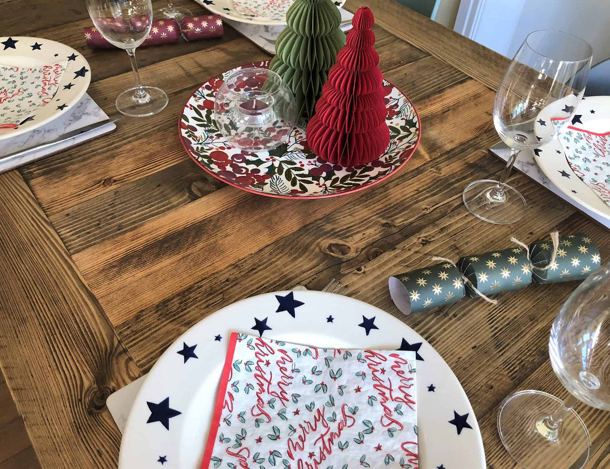 Simple Pattern Dining Table | THE WINDSOR