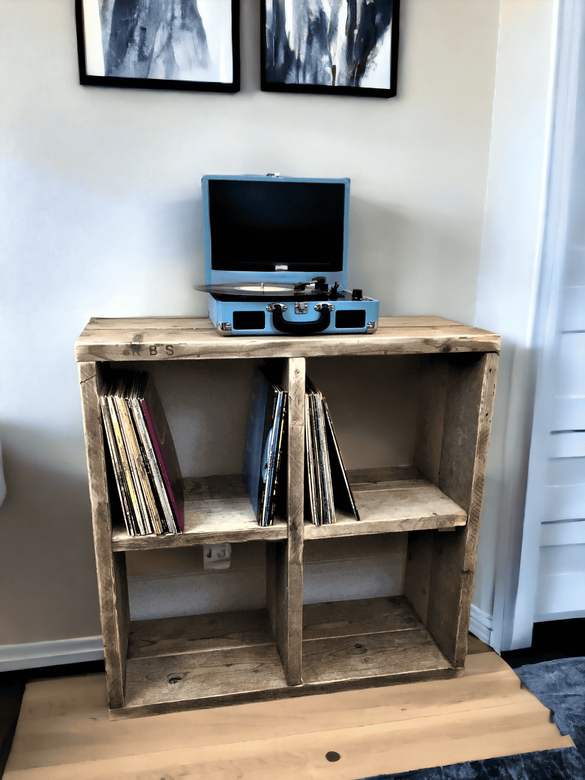 Reclaimed Wood Vinyl Unit | THE HANNOVER