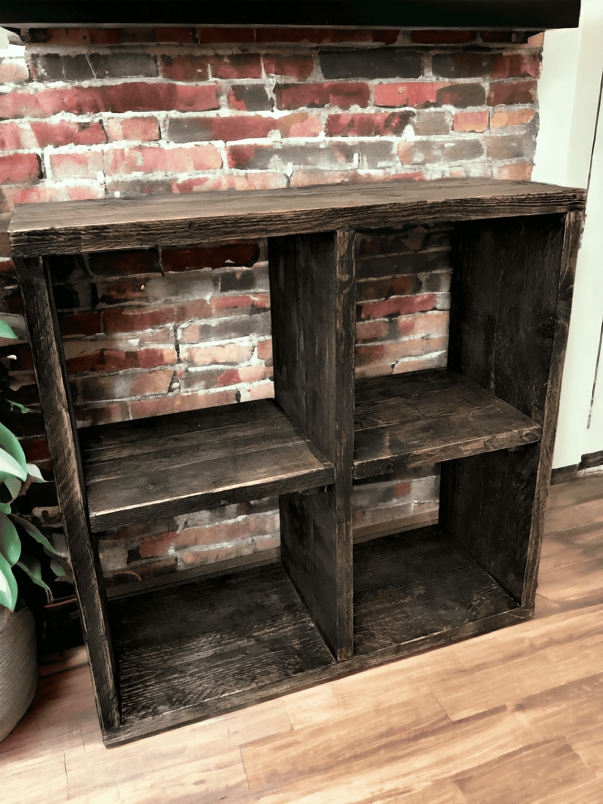 Reclaimed Wood Vinyl Unit | THE HANNOVER