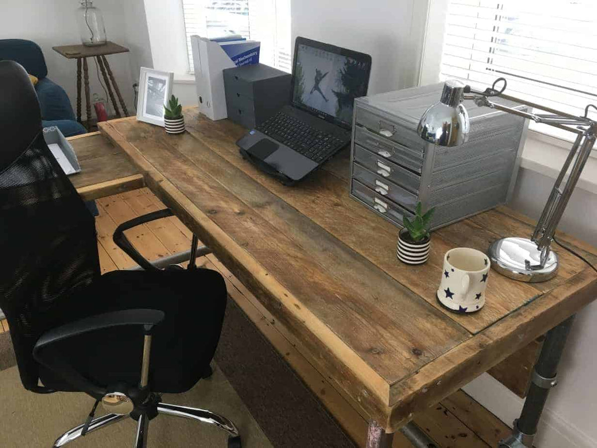 Scaffold Corner Desk | THE HAGUE